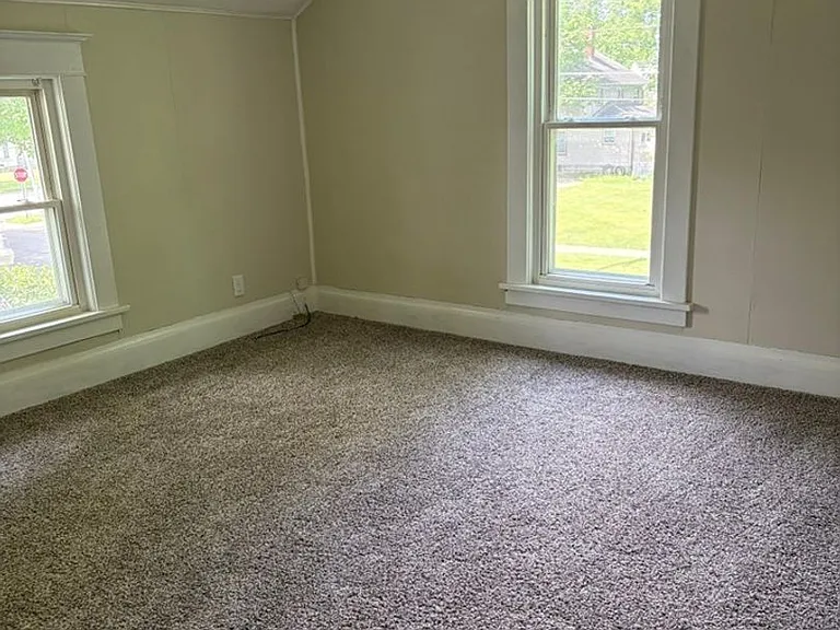 112 N Clinton St — Photo 22