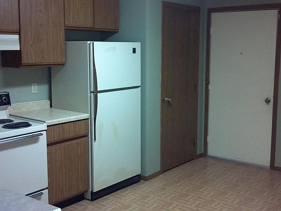4th image of 2402 Fryklund Dr