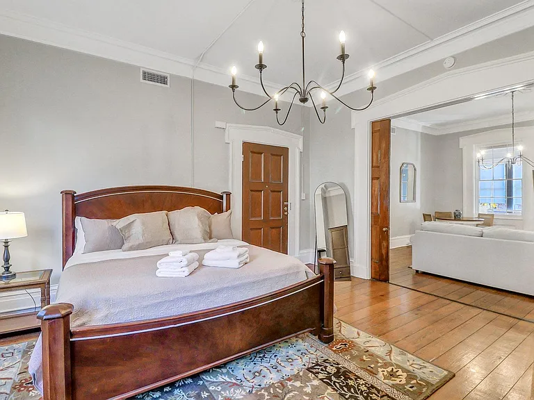 203 E York St #1 — Photo 6