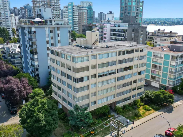 1050 Chilco St #301, Vancouver, BC V6G 2R8