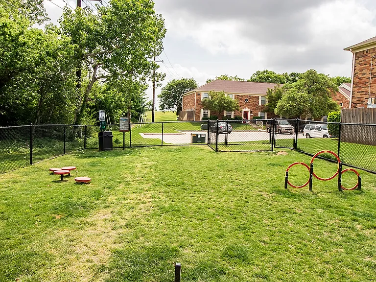 WatersEdge Denton Apartments — Photo 33
