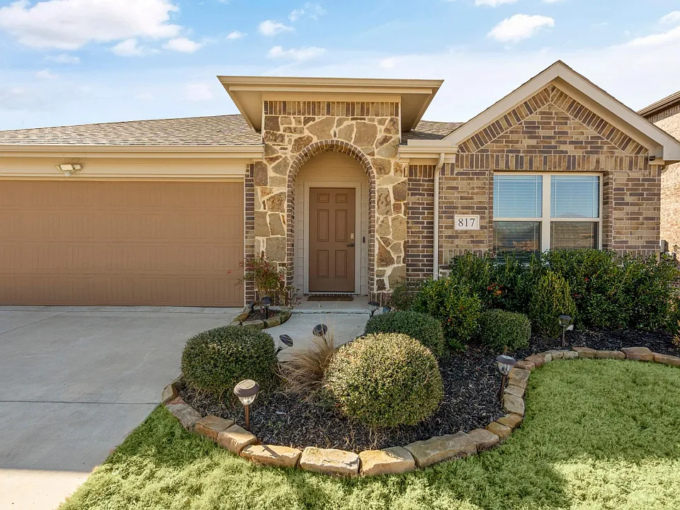 817 Cloverwood Dr