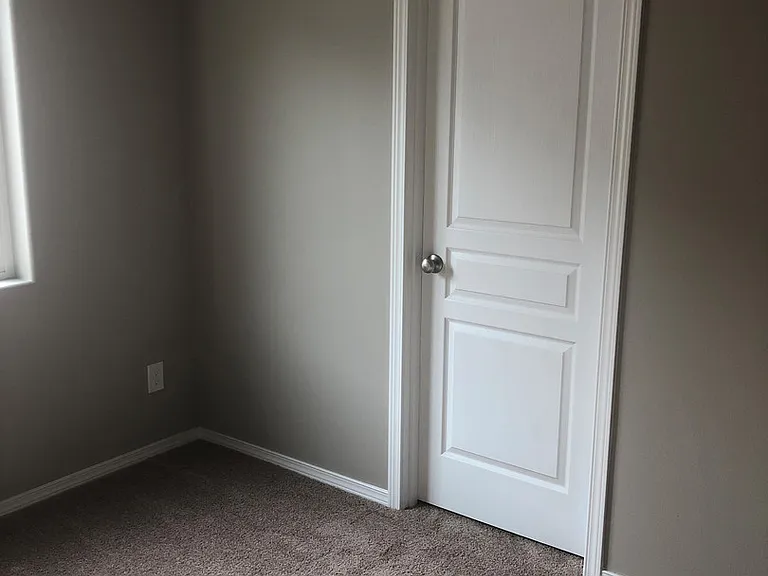 569 S Lakeland Dr — Photo 10