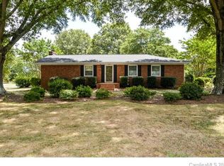 2309 Community Park Dr, Matthews, NC 28104