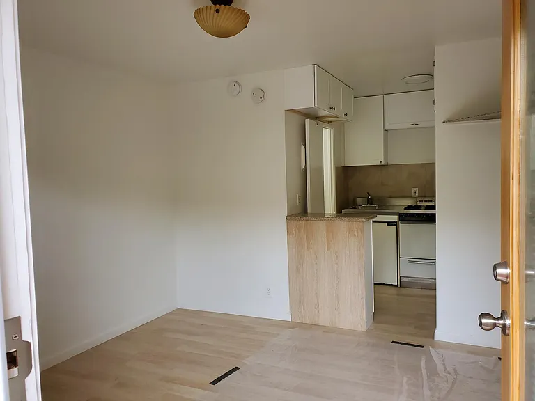 616 Broadway St #8 — Photo 5
