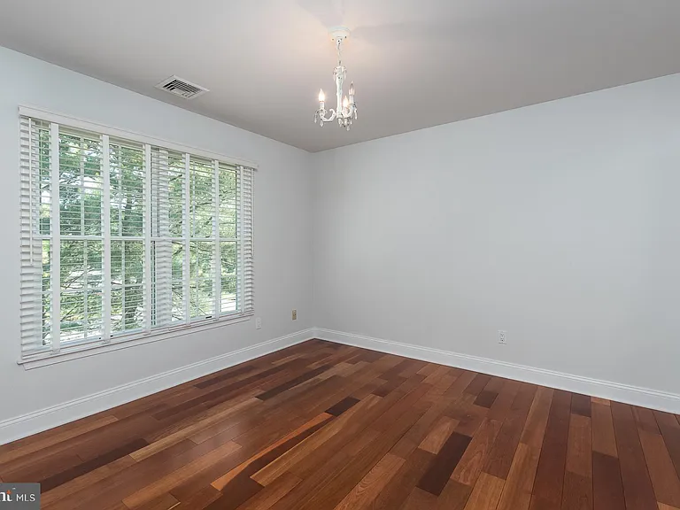 30 Leicester Ct — Photo 17