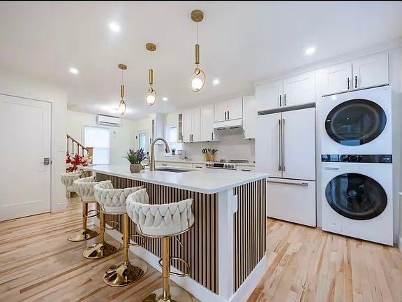 2nd image of 57 Edgewater Rd