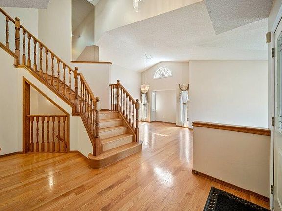 3rd image of 327 Douglas Woods Dr SE