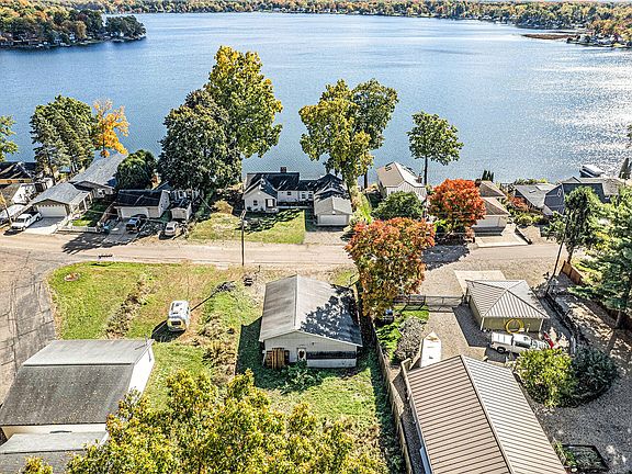 2nd image of 3411 W Shore Dr