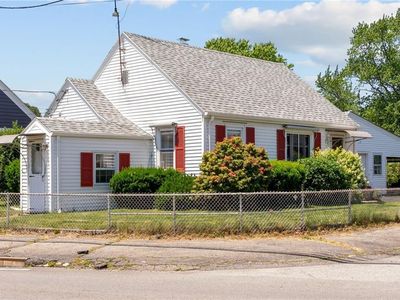 2 Deming St, Pawtucket, RI, 02861