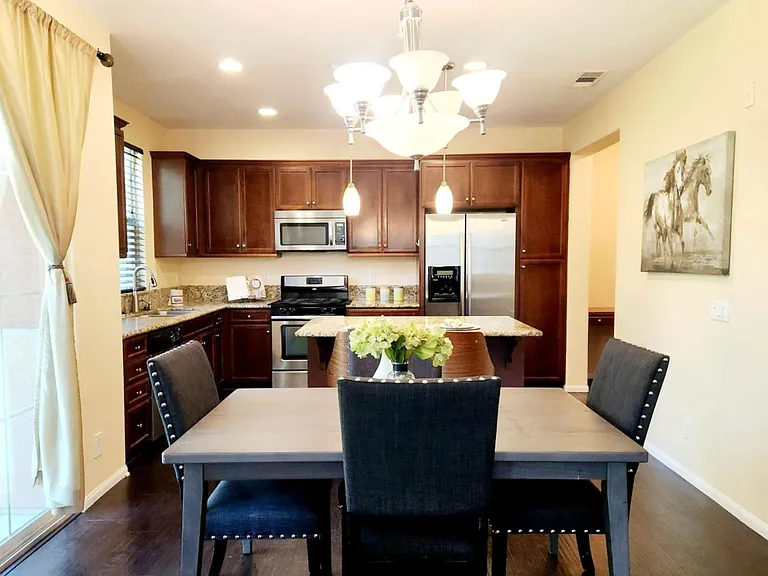 1823 Peach Ct #7 — Photo 6