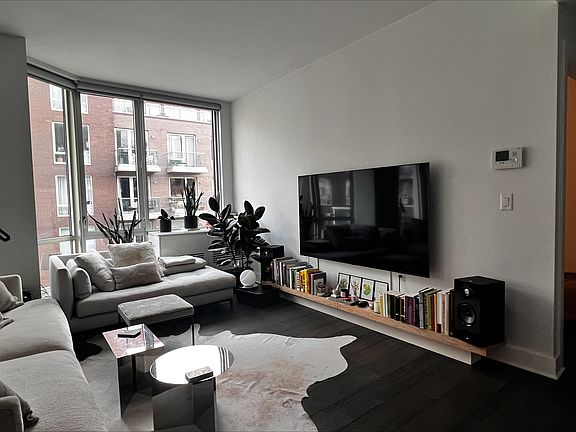 2nd image of 212 N 9th St APT 5B