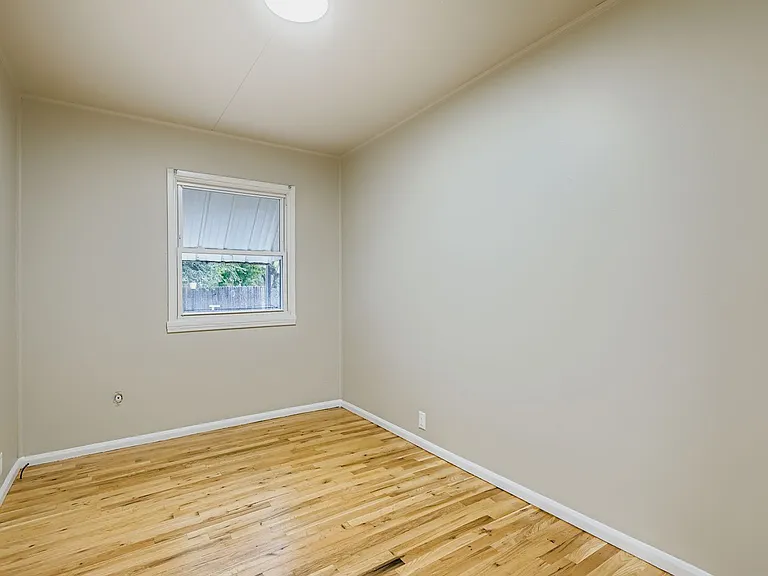 605 E Saint Elmo Ave — Photo 17