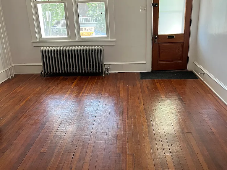 656 N Pine St — Photo 13