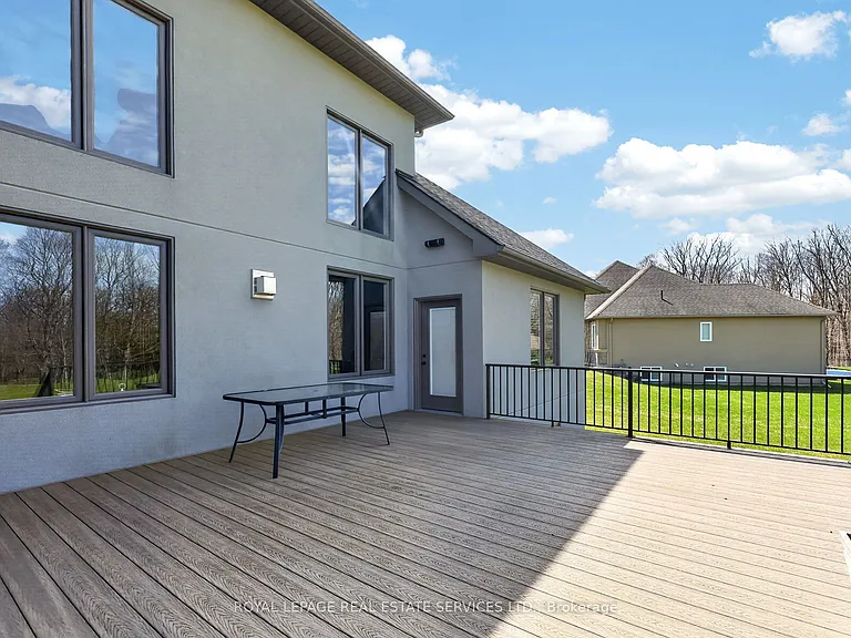 18 Walnut Dr — Photo 25