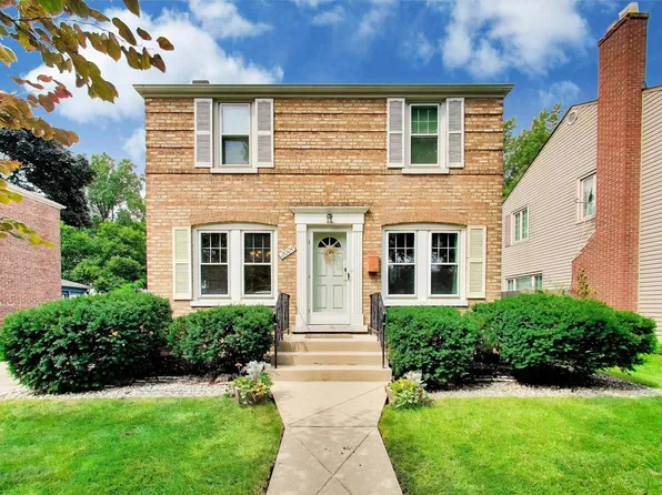 2004 Newton Ave, Park Ridge, IL 60068