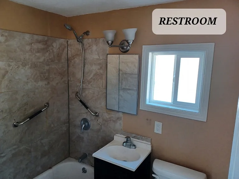 1015 S McBride Ave — Photo 7