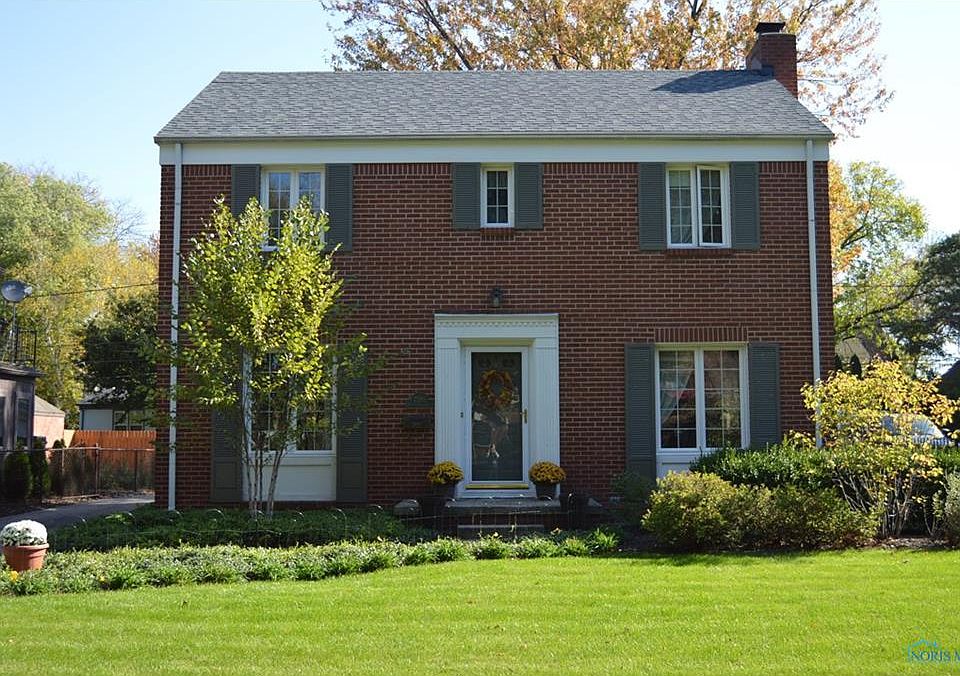 1st image of 2240 Meadowwood Dr