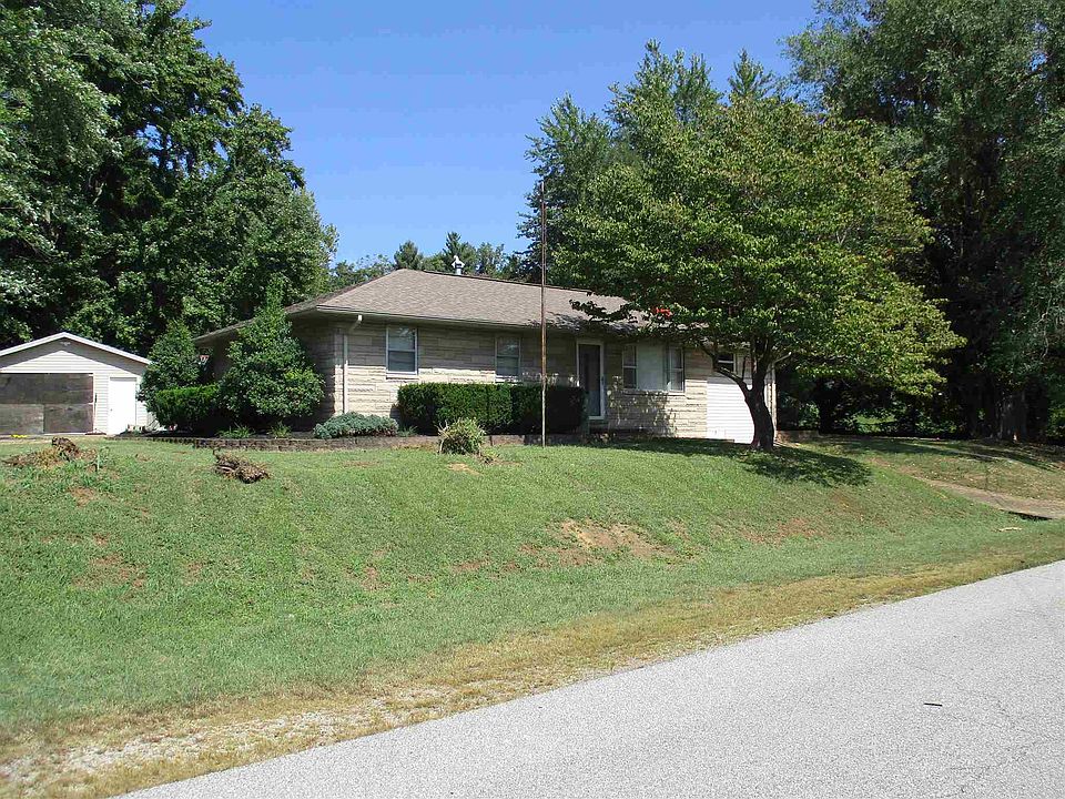 1st image of 76 W Carpenter Ave