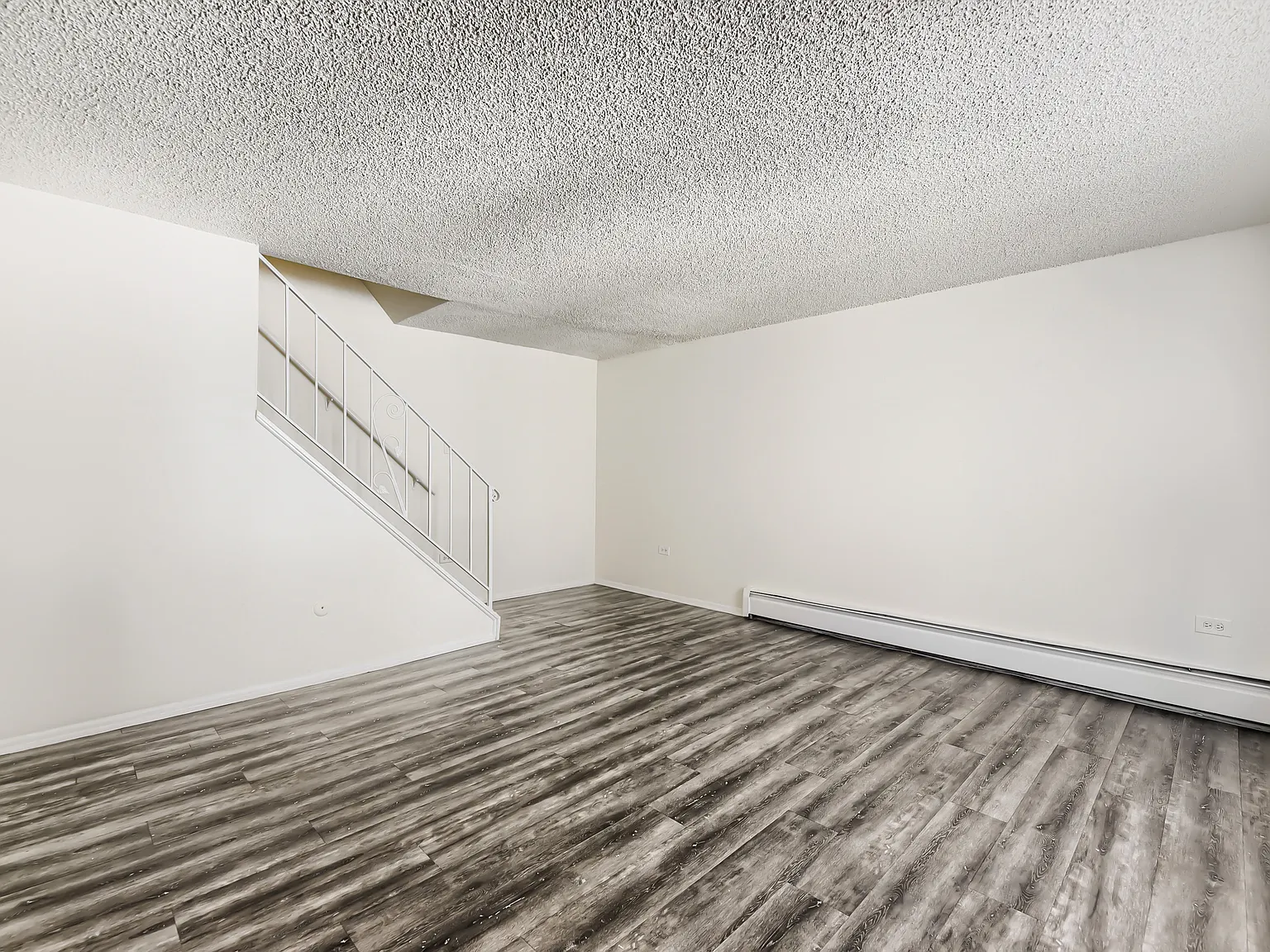 2 bed, 1.5 bath, 770 sqft, $1,495 — Photo 3