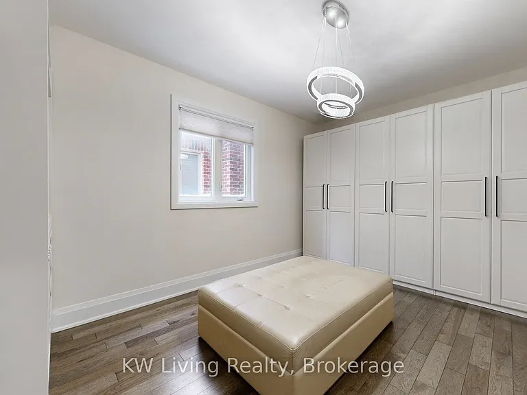 92 Giardina Cres — Photo 25