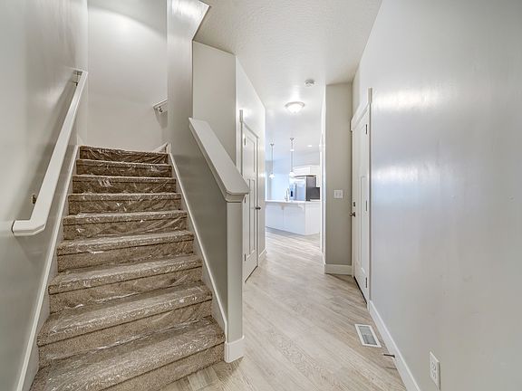 3rd image of 158 W Silver Springs Dr #1