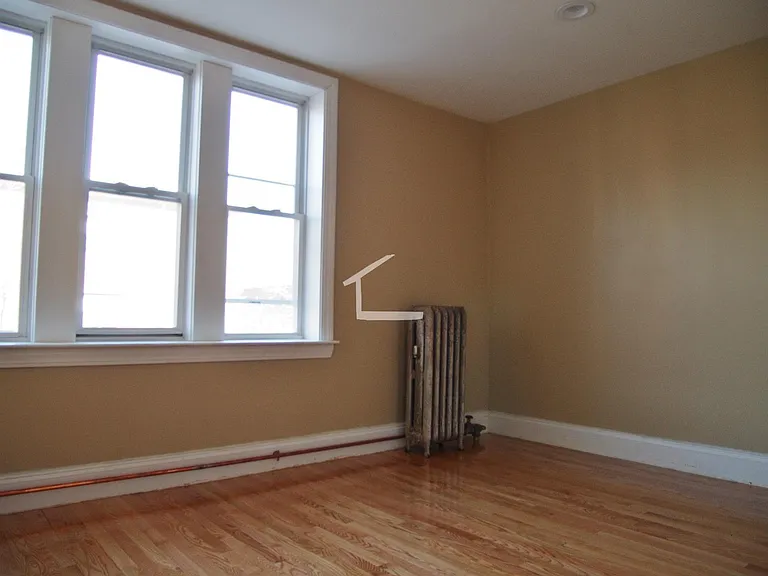 75 Egmont St #5 — Photo 9