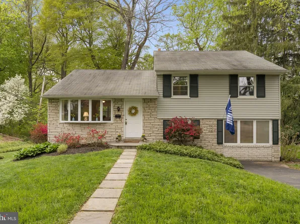 904 Lewis Ln, Bryn Mawr, PA 19010