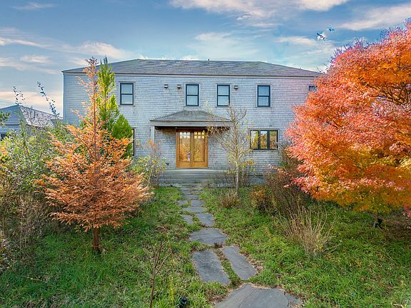 2nd image of 3 Monohansett Rd