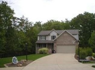 8951 Pepper Ridge Dr, Brooklyn, OH 44144