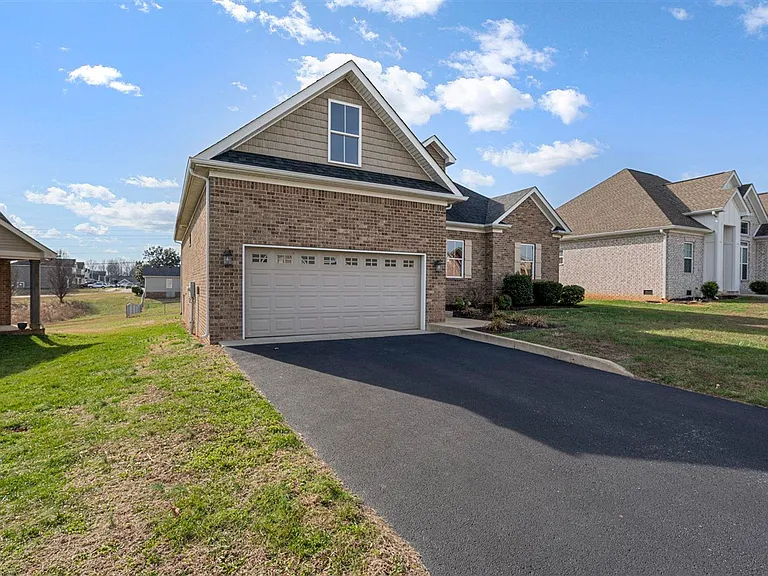 457 Adalynn Cir — Photo 27