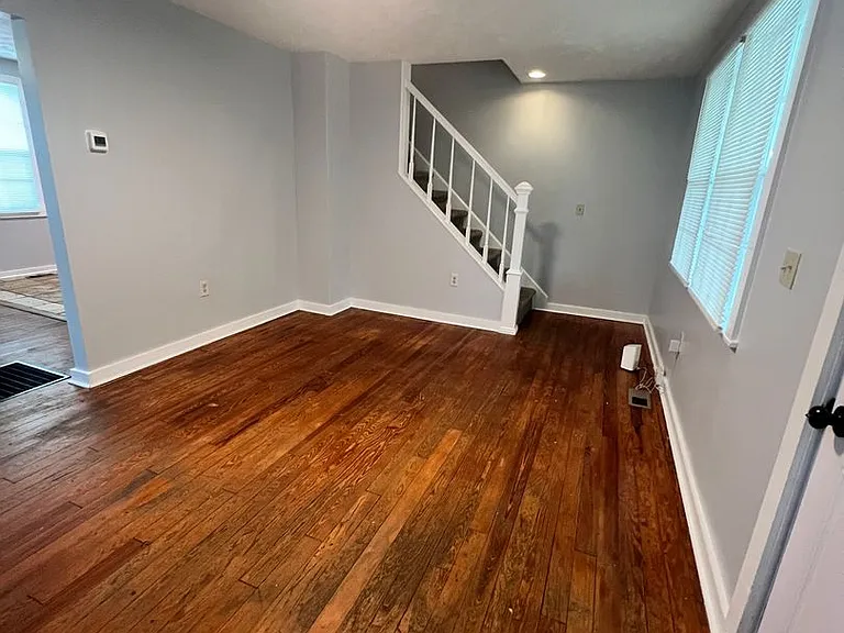 909 Bryan St — Photo 29