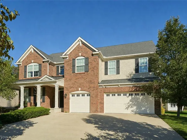 4355 Willow Wood Way, Uniontown, OH 44685