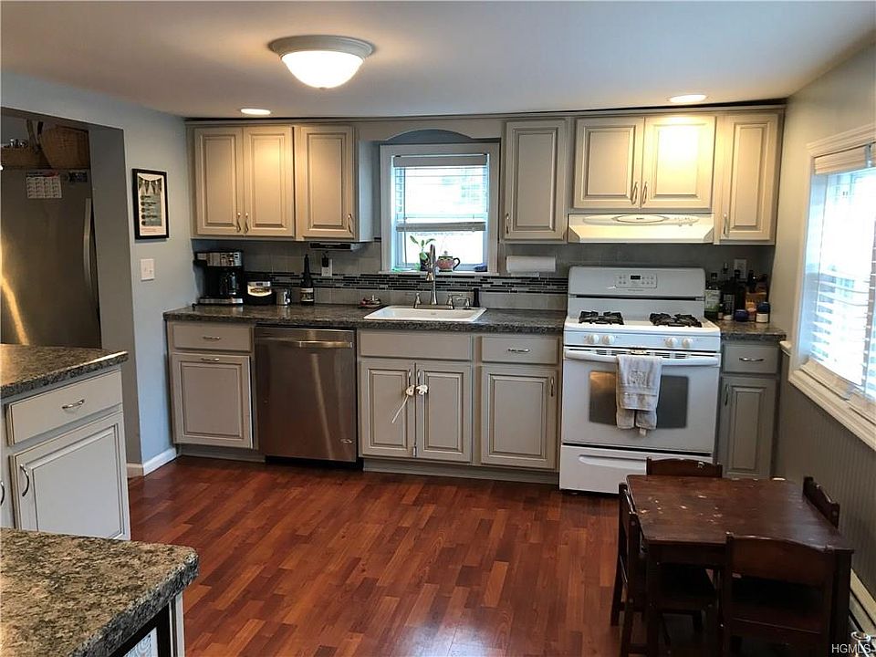 1st image of 51 Greycourt Ave