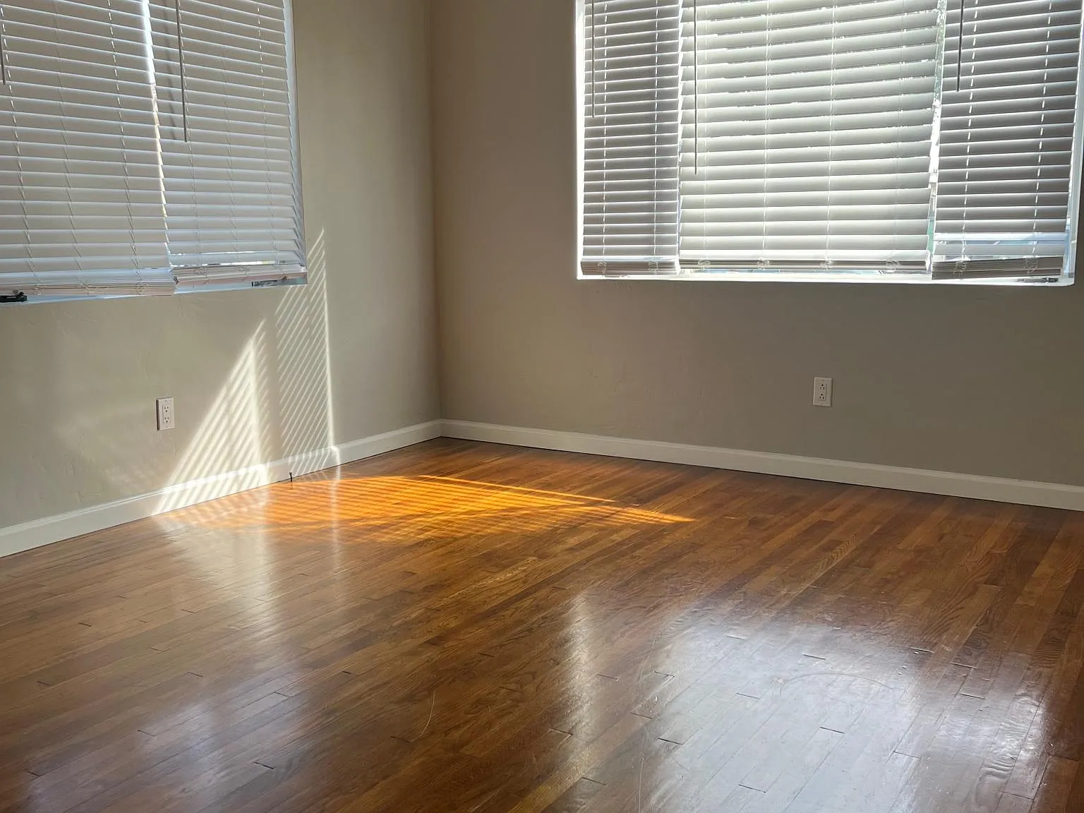4504 Illinois St — Photo 3