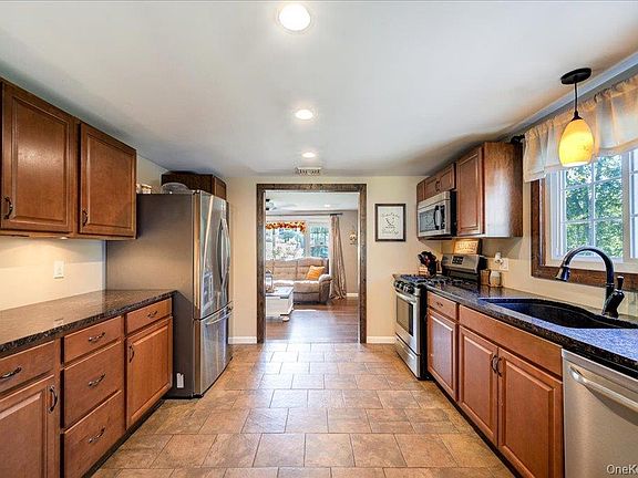 4th image of 63 Martin Road