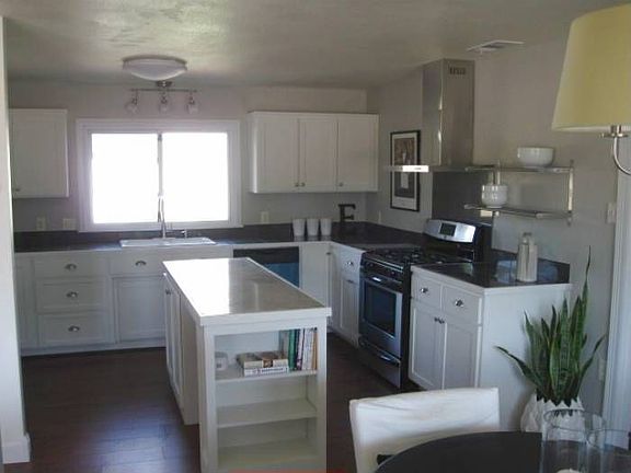 Custom kitchen, island