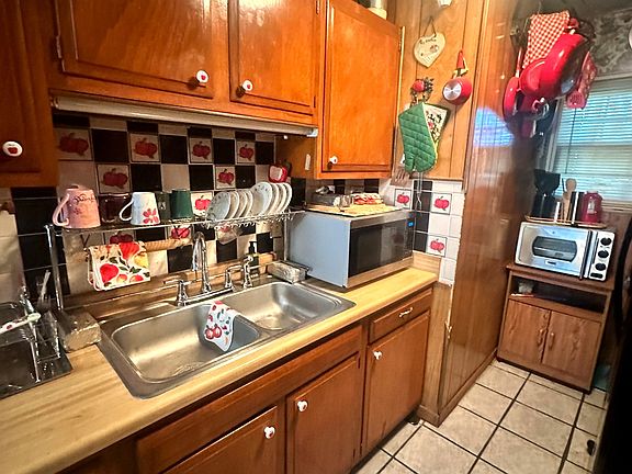 5th image of 4129 Clark College Dr