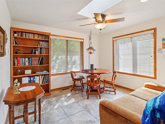 5th image of 104 Ivy Dr