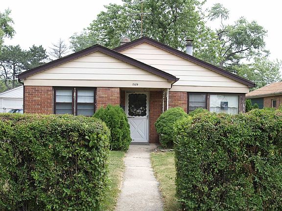 2nd image of 11619 S Sacramento Dr