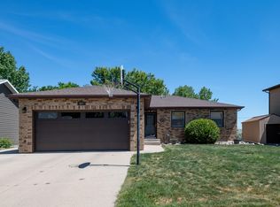 807 N 35th St, Bismarck, ND 58501