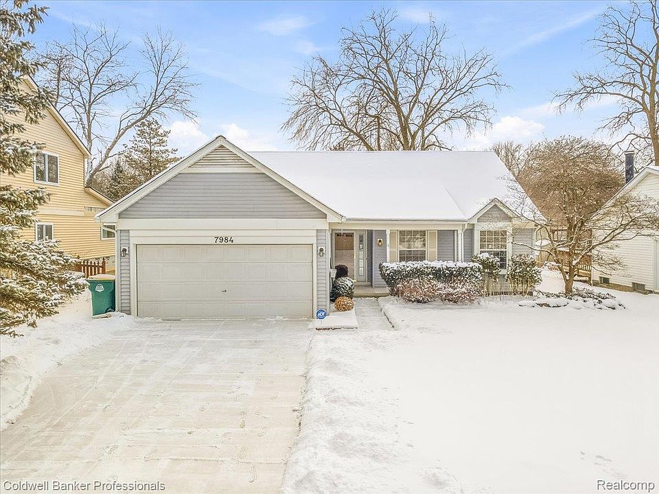 1st image of 7984 Lake Crest Dr
