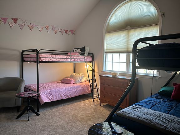 Upstairs large bedroom