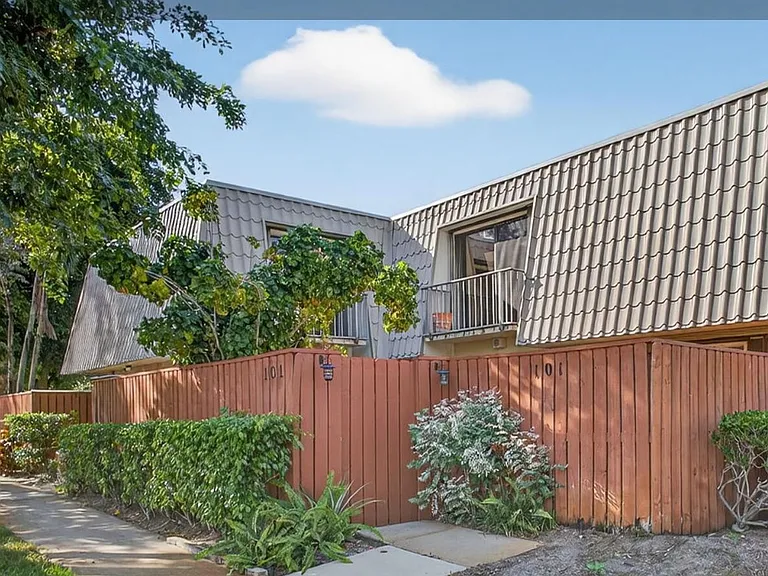 1700 Embassy Dr #101 — Photo 1