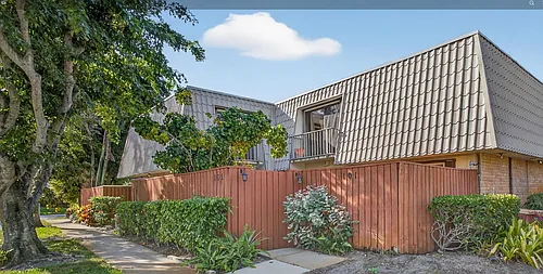 1700 Embassy Dr #101 Photo 1