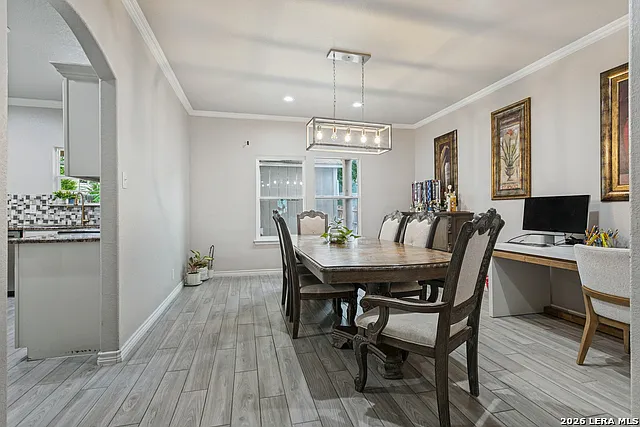 4 bed, 2.5 bath, 2521 sqft, $2,000 — Photo 3