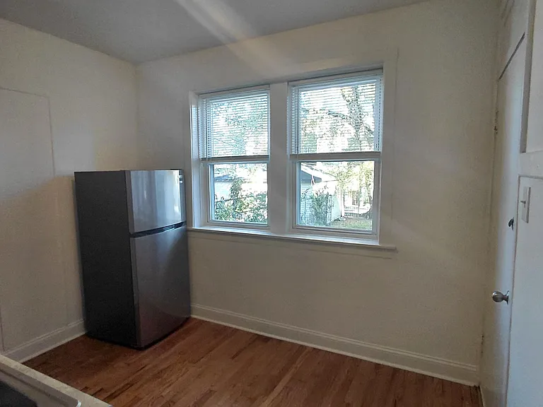 1107 N Avers Ave #1 — Photo 6