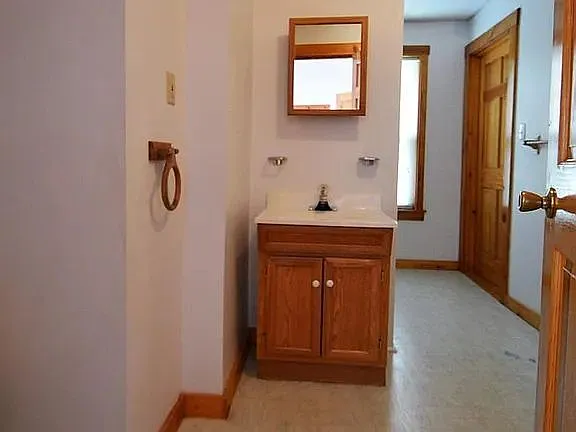 2 bed, 1.0 bath, $1,400 — Photo 3