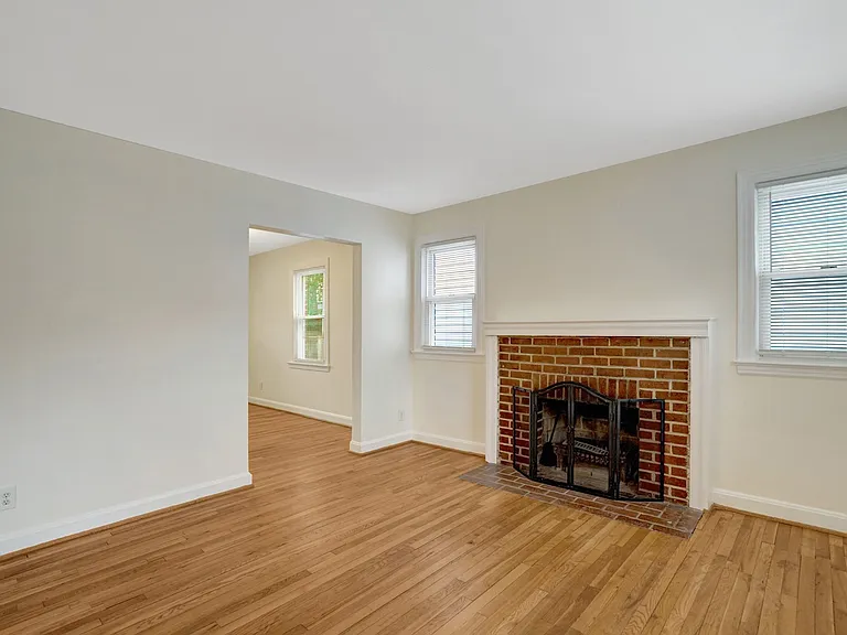 510 E Windsor Ave — Photo 2
