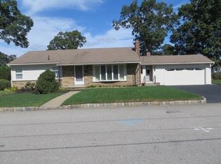 55 Manor Rd, Cranston, RI 02920